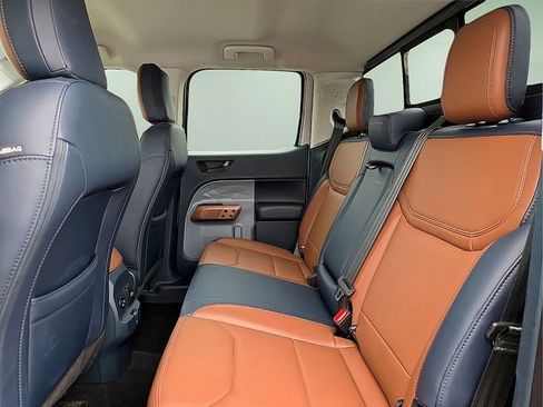 Used 2023 Ford Maverick Lariat w/ Lariat Luxury Package FWD image 12