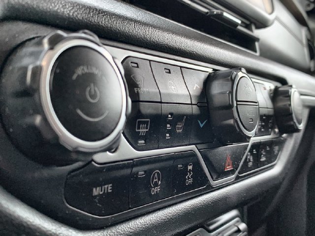 Used 2024 Jeep Gladiator Mojave w/ Safety Group AWD/4WD image 30