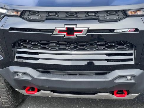 New 2026 Chevrolet Colorado ZR2 w/ Technology Package AWD/4WD image 40