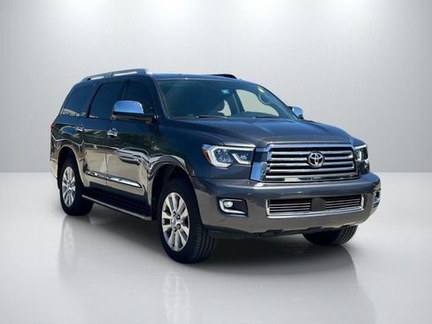 Used 2019 Toyota Sequoia Platinum RWD image 3