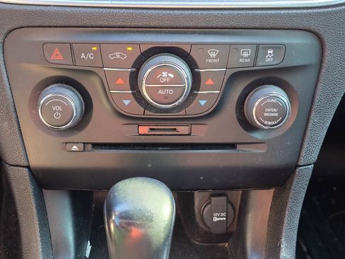 Used 2013 Dodge Charger R/T RWD image 19