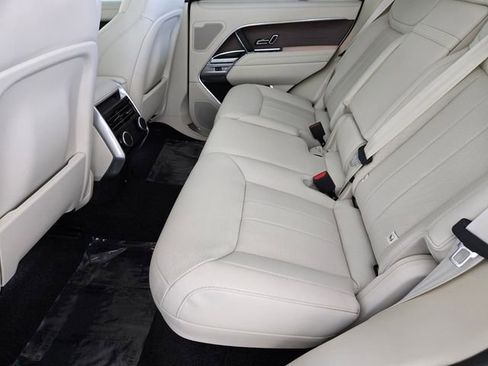 Used 2026 Land Rover Range Rover SE AWD/4WD image 5