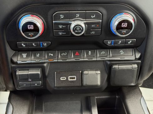 Used 2022 GMC Sierra 2500 Denali w/ Denali Ultimate Package image 30