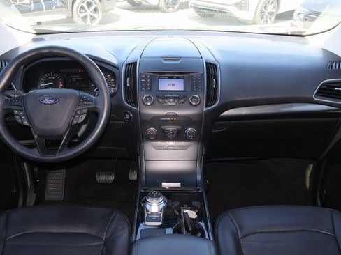 Used 2019 Ford Edge SE image 14