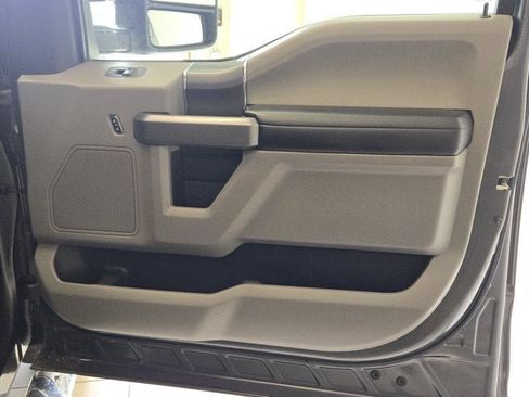 Used 2016 Ford F150 XLT w/ Equipment Group 302A Luxury AWD/4WD image 5
