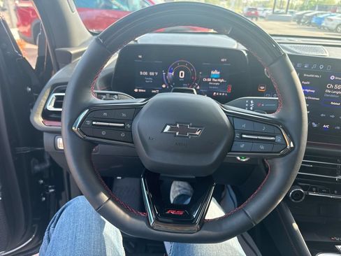 Used 2026 Chevrolet Traverse RS AWD/4WD image 23