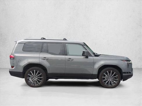 Used 2024 Lexus GX 550 w/ Accessory Package (2T) AWD/4WD image 4