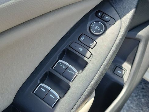 Used 2020 Honda Accord Touring image 19