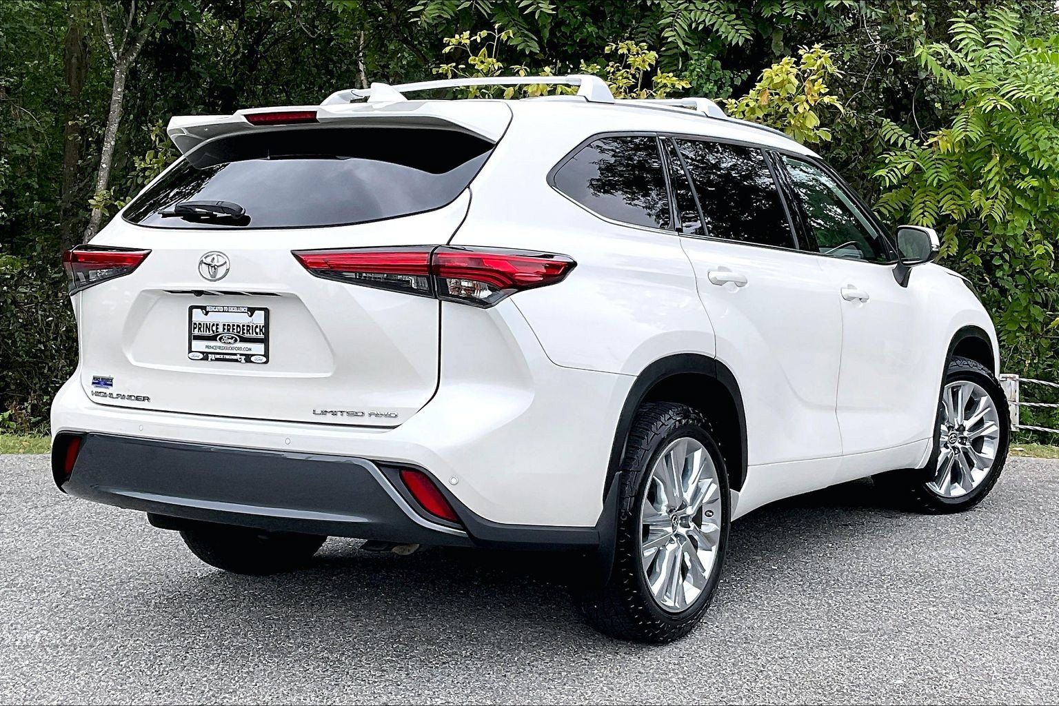 Used 2021 Toyota Highlander Limited AWD/4WD image 13