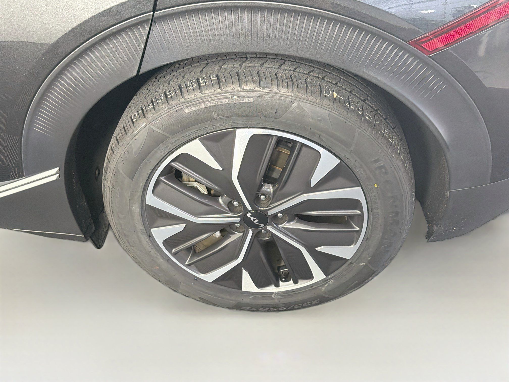 Used 2024 Kia EV6 Light RWD image 11