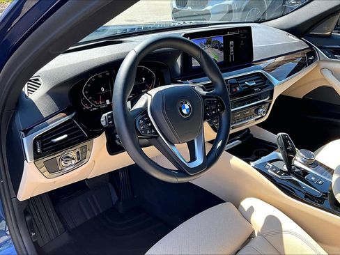 Certified 2023 BMW 530i w/ Premium Package RWD image 18