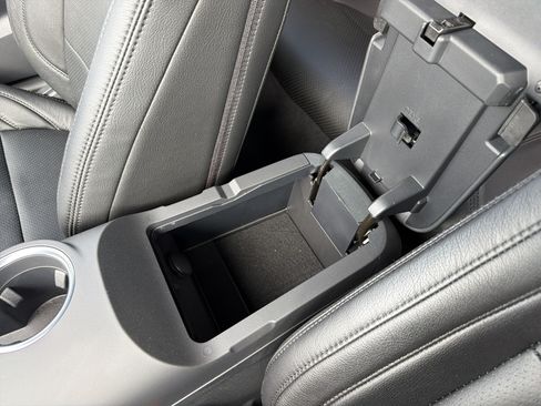 Used 2025 Ford Mustang Convertible RWD image 39