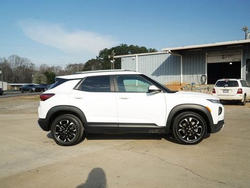 Used 2023 Chevrolet TrailBlazer LT image 3