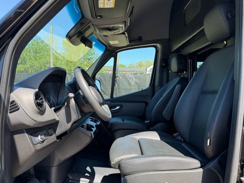 Used 2023 Mercedes-Benz Sprinter 3500 image 11