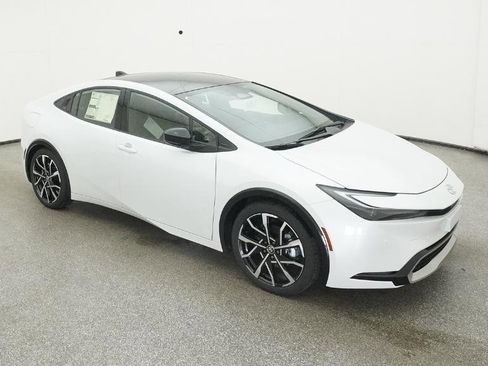 New 2026 Toyota Prius Plug-In Hybrid FWD image 2