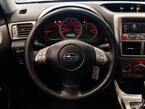 Used 2010 Subaru Impreza 2.5i Premium image 12
