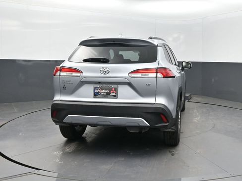 Used 2024 Toyota Corolla Cross LE image 28