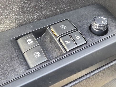 Used 2021 Toyota Tacoma SR AWD/4WD image 23