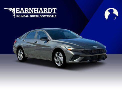 New 2025 Hyundai Elantra SEL image 11