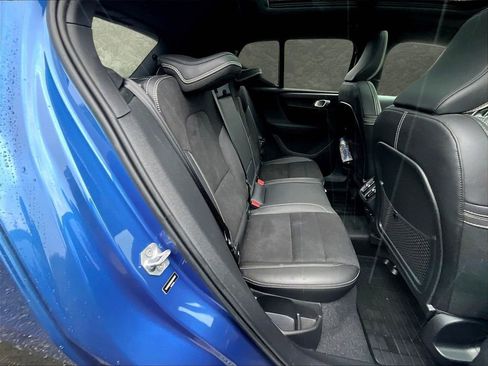 Used 2021 Volvo XC40 T5 R-Design w/ Climate Package image 26