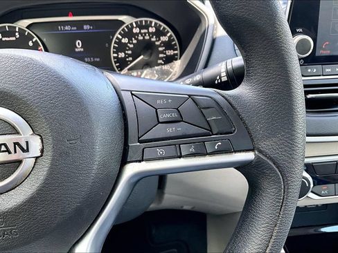 Used 2021 Nissan Altima 2.5 SV FWD image 12