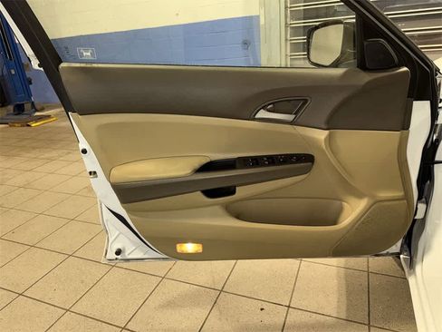 Used 2009 Honda Accord LX-P image 26
