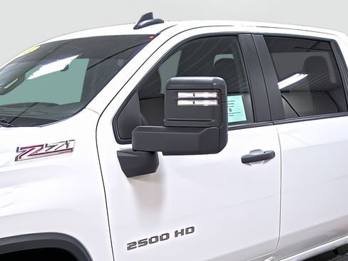 Used 2024 Chevrolet Silverado 2500 Custom w/ Custom Convenience Package AWD/4WD image 8