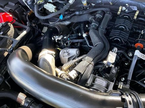 Used 2022 Ford Expedition XLT AWD/4WD image 32