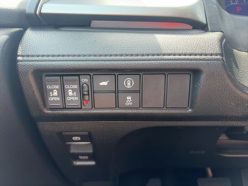 Used 2024 Honda Odyssey Sport image 17