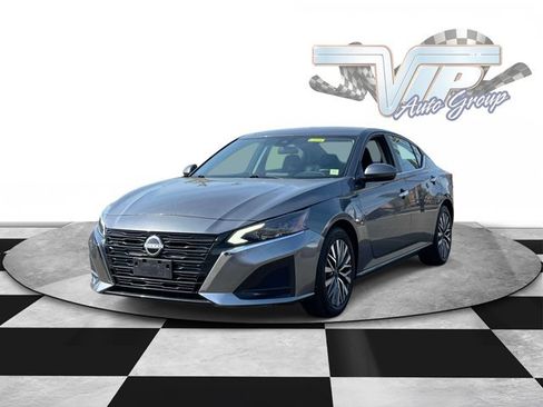 Used 2023 Nissan Altima 2.5 SV FWD image 3
