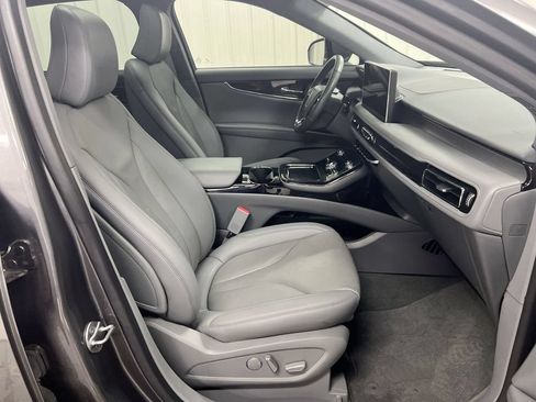 Used 2023 Lincoln Nautilus Reserve AWD/4WD image 23