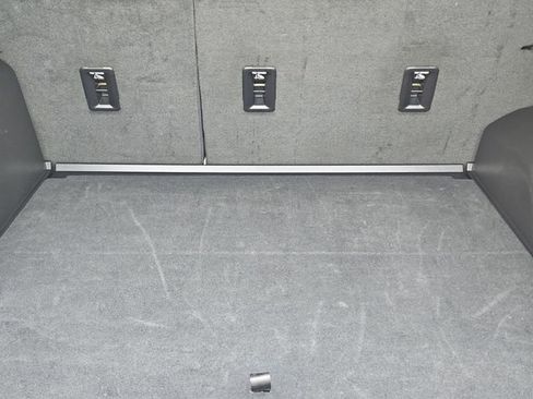 Used 2025 Chevrolet Equinox LT image 31