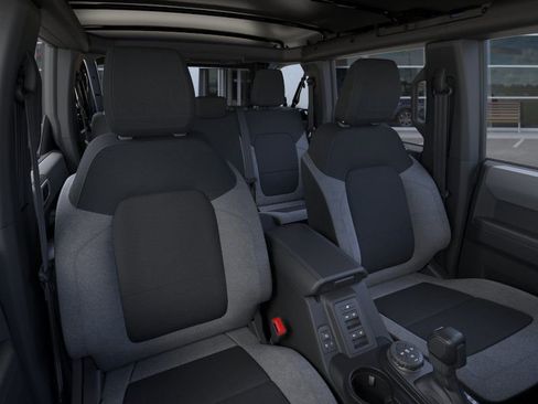 New 2025 Ford Bronco 4-Door image 10
