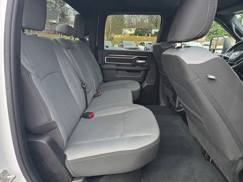 Used 2024 RAM 2500 Big Horn w/ Heated Seats & Wheel Group image 25