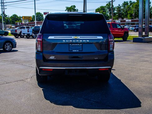 Used 2021 Chevrolet Suburban LT AWD/4WD image 6