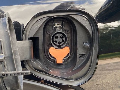 Used 2022 Chevrolet Bolt EUV LT image 17