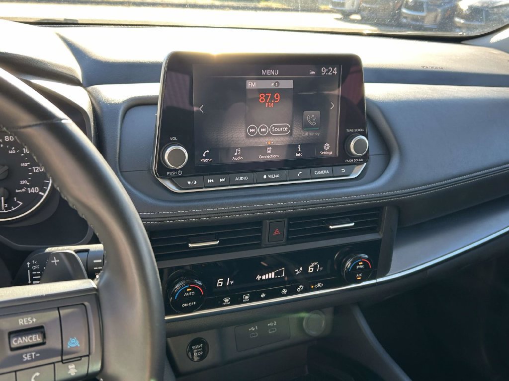 Used 2025 Nissan Rogue SV AWD/4WD image 18