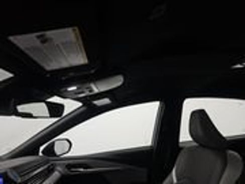 Used 2025 Toyota Camry SE w/ Convenience Package FWD image 16