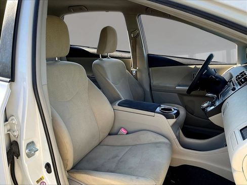 Used 2013 Toyota Prius V Three FWD image 28