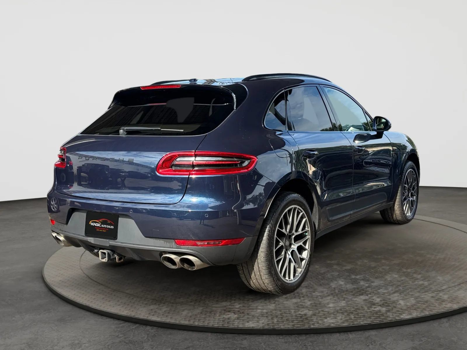 Used 2017 Porsche Macan S AWD/4WD image 10