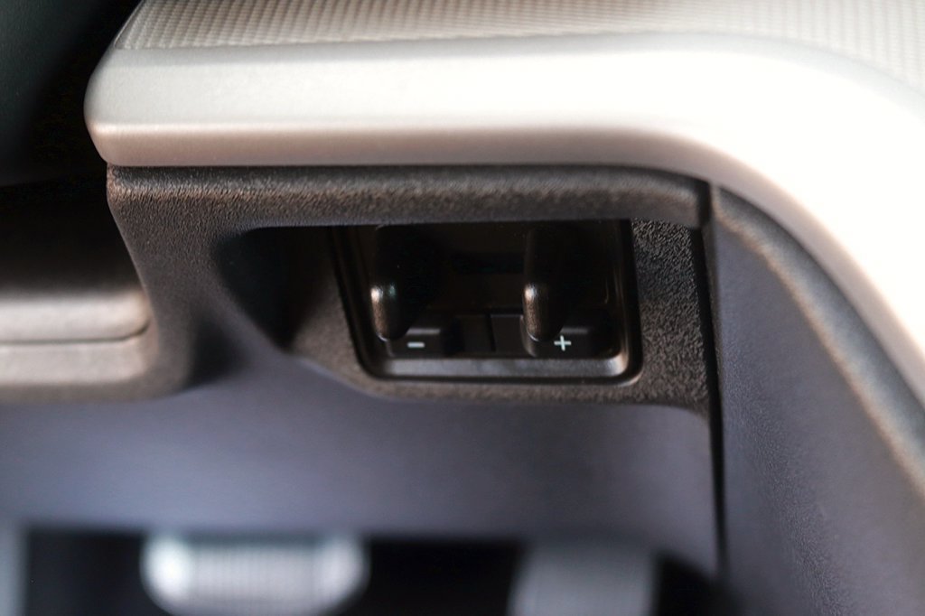 Used 2025 Ford Expedition Active RWD image 28