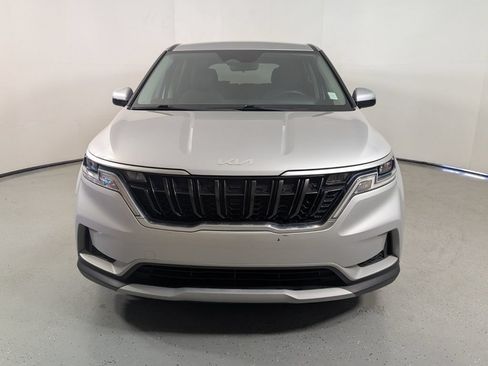 Used 2022 Kia Carnival LX FWD image 2