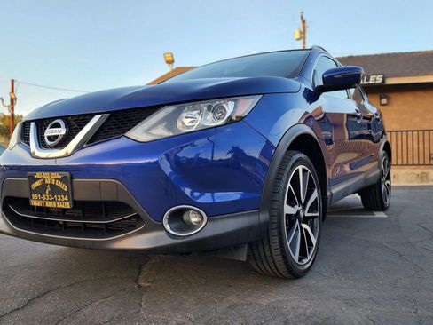 Used 2017 Nissan Rogue Sport SL image 5