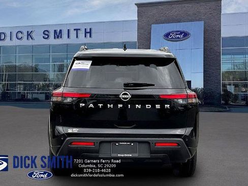 Used 2025 Nissan Pathfinder SV FWD image 5