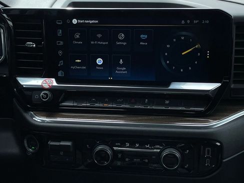 Used 2025 Chevrolet Silverado 1500 LT image 18