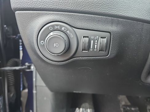 Used 2021 Jeep Compass 80th Special Edition image 25