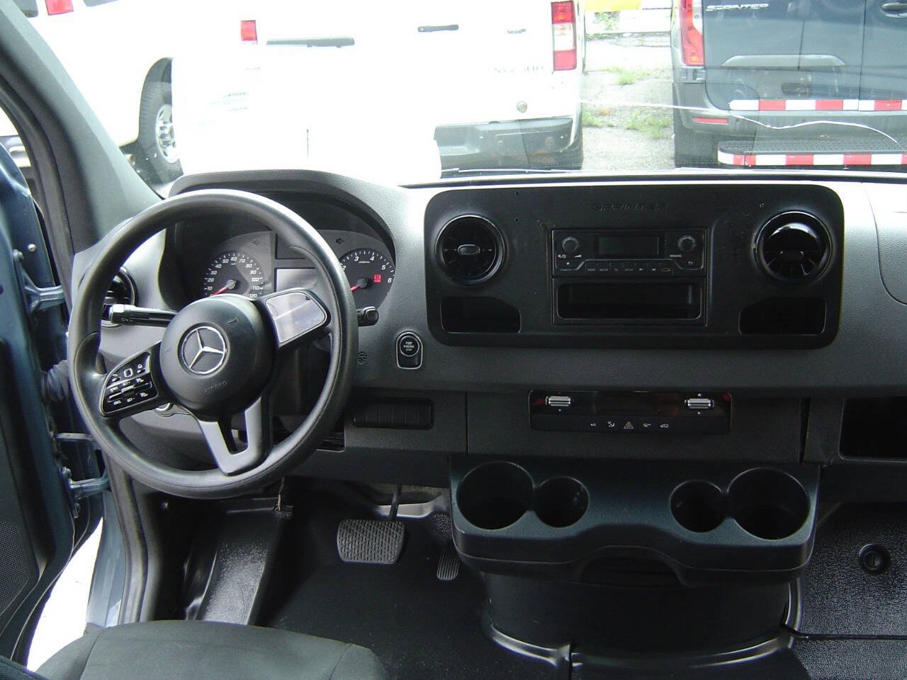 Used 2021 Mercedes-Benz Sprinter 2500 image 11