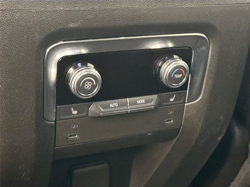 Used 2025 GMC Yukon Denali AWD/4WD image 36