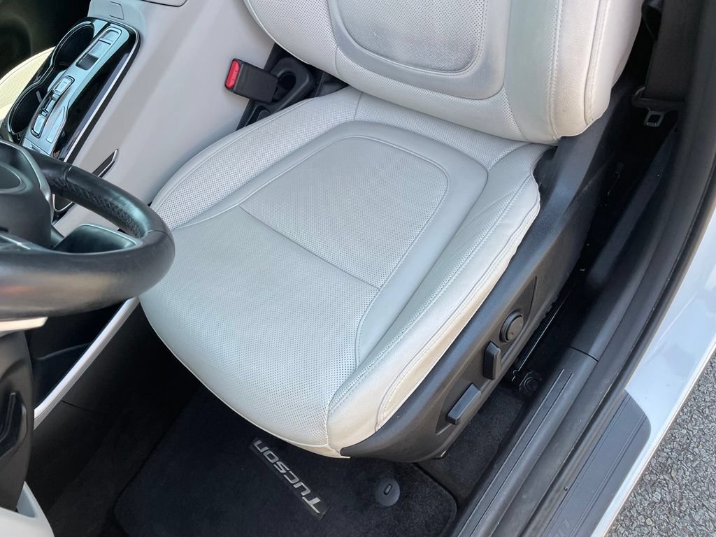 Used 2024 Hyundai Tucson Limited AWD/4WD image 24