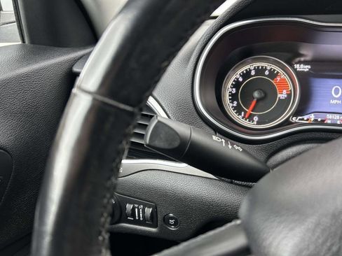 Used 2019 Jeep Cherokee Limited image 26